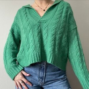 American Eagle Outfitters Green V-Neck Sweater Sz Large